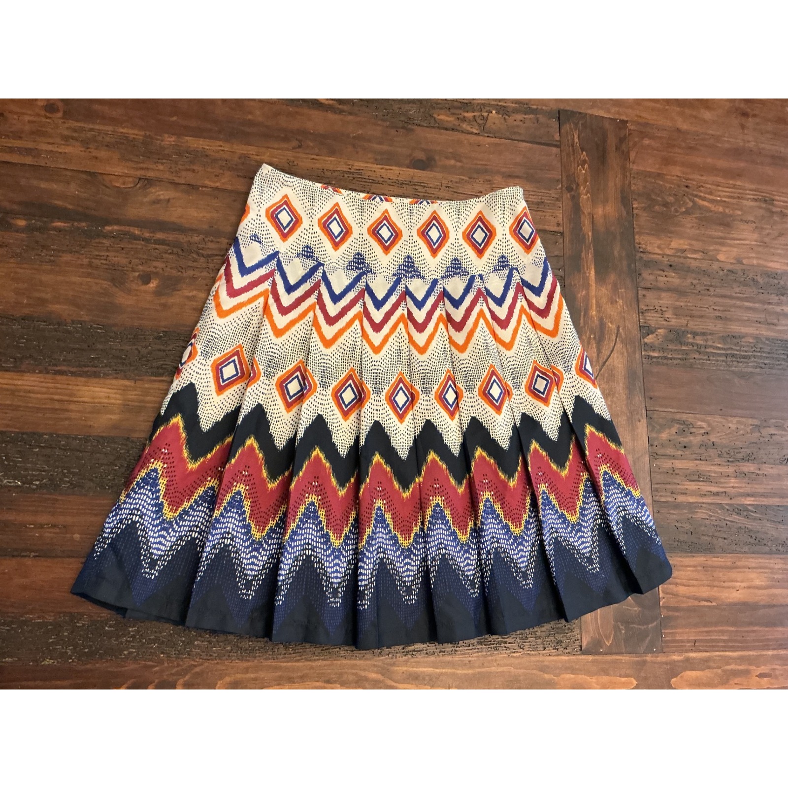 Willa A Line Geometric Pleated Knee Length Designer Skirt Women's Medium Luxury